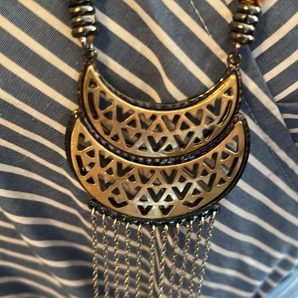 Red Camel necklace Silvertone and brushed gold.  Beautiful! - Picture 2 of 11